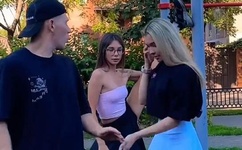 摁着萝莉疯狂输出视频